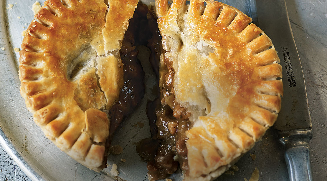 Linda McCartney Foods - Vegetarian Country Pies